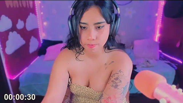 kiki cavilll online show from 11/13/25, 03:49