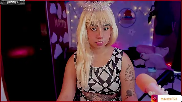 kiki cavilll online show from 10/29/25, 02:38