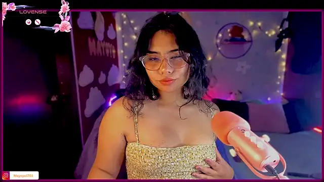 Snapshot of kiki_cavilll chatting on 09/11/25, 03:01 kiki cavilll online show from 09/11/25, 03:01