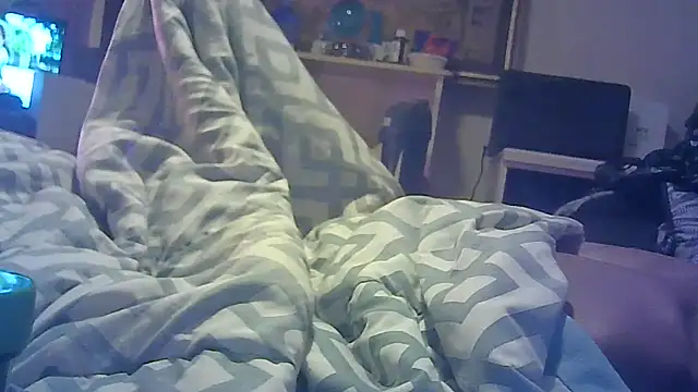 Snapshot of DI4MOND_FIR3 chatting on 12/04/25, 08:24 DI4MOND FIR3 online show from 12/04/25, 08:24