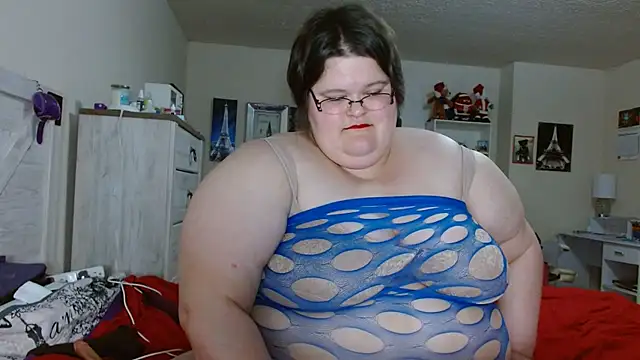 Snapshot of ChristineLusst chatting on 02/12/25, 12:44 ChristineLusst online show from 02/12/25, 12:44