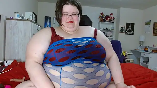 Snapshot of ChristineLusst chatting on 03/12/25, 10:05 ChristineLusst online show from 03/12/25, 10:05