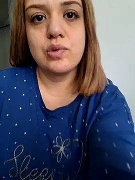 Snapshot of cansuozell chatting on 09/23/25, 07:48 cansuozell online show from 09/23/25, 07:48