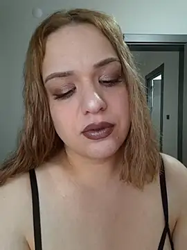 Snapshot of cansuozell chatting on 09/25/25, 11:16 cansuozell online show from 09/25/25, 11:16