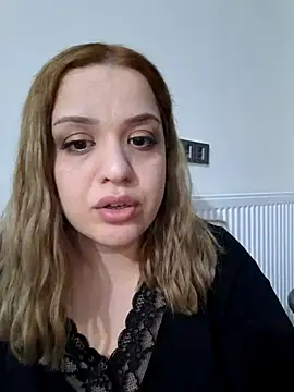 Snapshot of cansuozell chatting on 11/09/25, 05:06 cansuozell online show from 11/09/25, 05:06