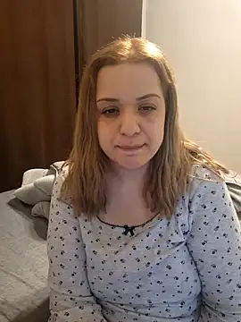 Snapshot of cansuozell chatting on 12/16/25, 06:56 cansuozell online show from 12/16/25, 06:56