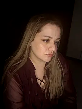 Snapshot of cansuozell chatting on 11/04/25, 04:11 cansuozell online show from 11/04/25, 04:11