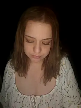 Snapshot of cansuozell chatting on 11/12/25, 07:40 cansuozell online show from 11/12/25, 07:40