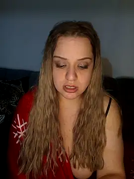 Snapshot of cansuozell chatting on 10/27/25, 01:17 cansuozell online show from 10/27/25, 01:17