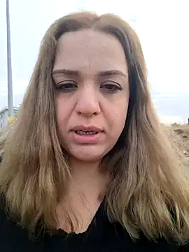 Snapshot of cansuozell chatting on 11/26/25, 05:40 cansuozell online show from 11/26/25, 05:40