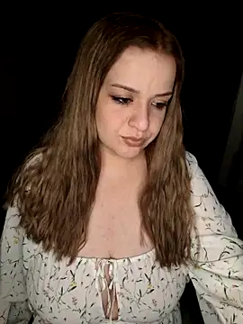 Snapshot of cansuozell chatting on 10/29/25, 03:33 cansuozell online show from 10/29/25, 03:33