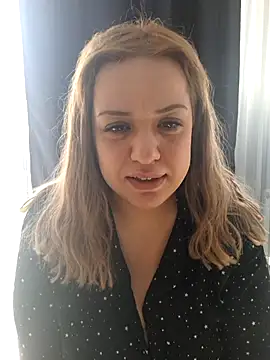 cansuozell online show from 12/20/25, 09:12