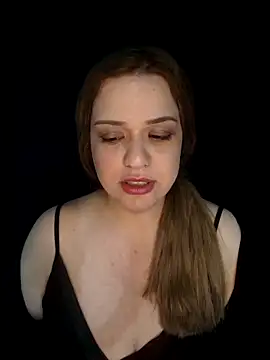 Snapshot of cansuozell chatting on 11/03/25, 04:54 cansuozell online show from 11/03/25, 04:54