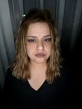 Snapshot of cansuozell chatting on 11/13/25, 05:50 cansuozell online show from 11/13/25, 05:50