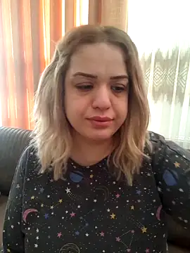 Snapshot of cansuozell chatting on 05/02/26, 03:56 cansuozell online show from 05/02/26, 03:56