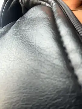 Snapshot of dulce_celeste15 chatting on 11/19/25, 06:52 dulce celeste15 online show from 11/19/25, 06:52