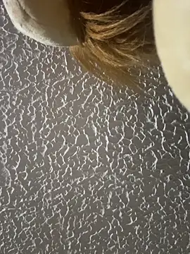 Snapshot of dulce_celeste15 chatting on 11/23/25, 02:32 dulce celeste15 online show from 11/23/25, 02:32