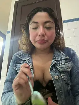 Snapshot of dulce_celeste15 chatting on 03/19/25, 07:38 dulce celeste15 online show from 03/19/25, 07:38