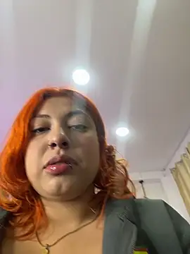 Snapshot of dulce_celeste15 chatting on 11/25/25, 04:29 dulce celeste15 online show from 11/25/25, 04:29