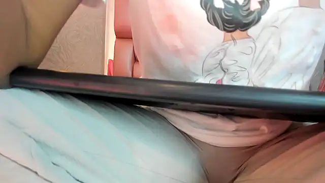 Snapshot of KOURTNEY-- chatting on 02/16/26, 01:48 KOURTNEY-- online show from 02/16/26, 01:48