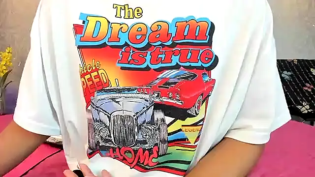 Snapshot of KOURTNEY-- chatting on 01/10/26, 02:07 KOURTNEY-- online show from 01/10/26, 02:07