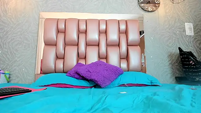 Snapshot of KOURTNEY-- chatting on 02/28/26, 02:55 KOURTNEY-- online show from 02/28/26, 02:55