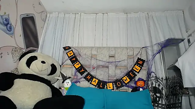 KOURTNEY-- online show from 10/26/25, 01:50