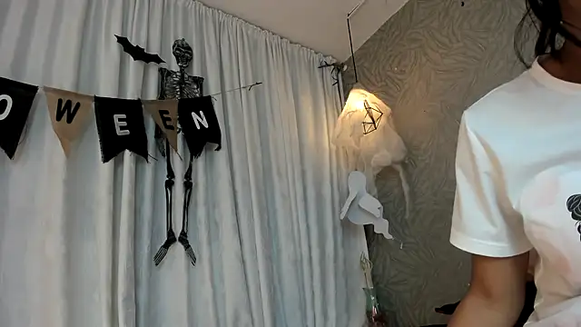 KOURTNEY-- online show from 10/25/25, 02:00