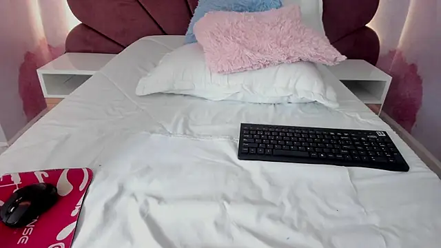 Carohorny4u online show from 11/17/25, 01:31