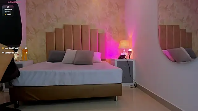 Snapshot of _Peach1_ chatting on 11/19/25, 02:39 Peach1 online show from 11/19/25, 02:39