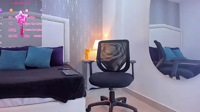 Snapshot of _Peach1_ chatting on 09/22/25, 02:12 Peach1 online show from 09/22/25, 02:12