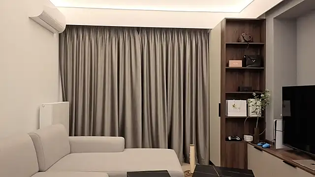 IrisNoire online show from 11/08/25, 07:39