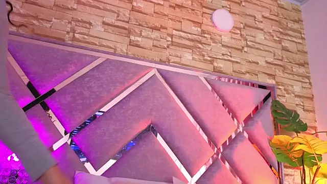 Snapshot of paulette_dupont chatting on 02/12/26, 02:44 paulette dupont online show from 02/12/26, 02:44