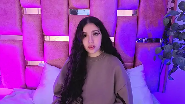 Snapshot of paulette_dupont chatting on 10/29/25, 03:38 paulette dupont online show from 10/29/25, 03:38