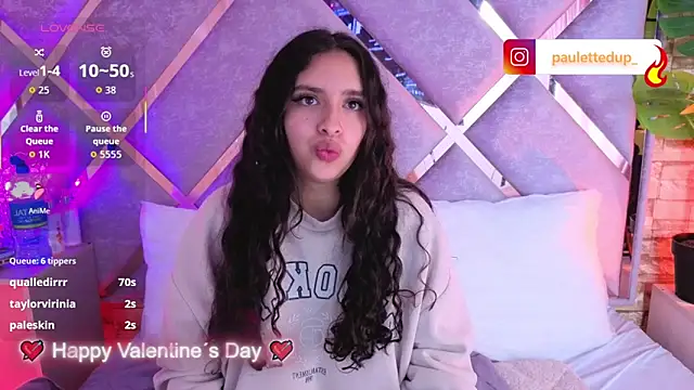 Snapshot of paulette_dupont chatting on 02/15/26, 08:35 paulette dupont online show from 02/15/26, 08:35