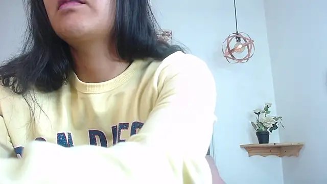 Snapshot of mia_aira chatting on 02/11/25, 11:33 mia aira online show from 02/11/25, 11:33