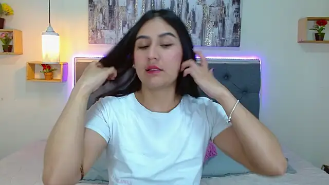 mia aira online show from 11/14/25, 03:26