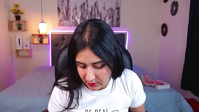 Snapshot of mia_aira chatting on 02/17/25, 08:16 mia aira online show from 02/17/25, 08:16