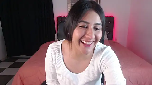 Snapshot of mia_aira chatting on 02/24/25, 07:19 mia aira online show from 02/24/25, 07:19