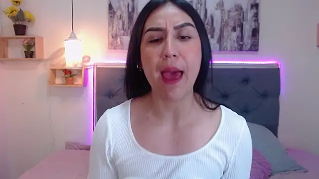 Snapshot of mia_aira chatting on 10/10/25, 03:13 mia aira online show from 10/10/25, 03:13
