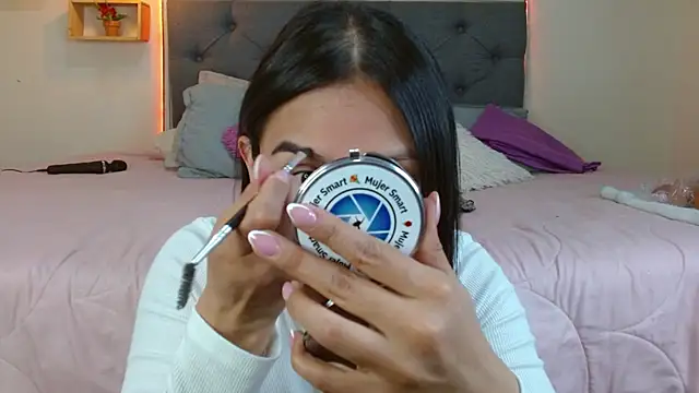 mia aira online show from 11/23/25, 03:44