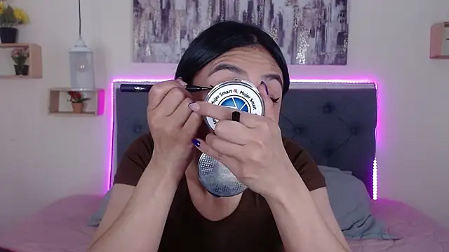 mia aira online show from 11/03/25, 03:15