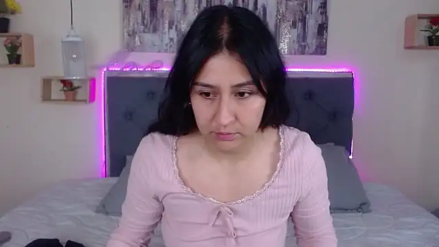 mia aira online show from 10/24/25, 03:11