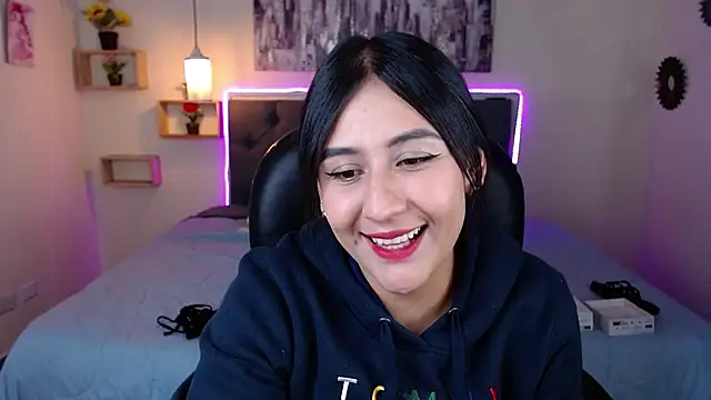 Snapshot of mia_aira chatting on 02/18/25, 08:25 mia aira online show from 02/18/25, 08:25