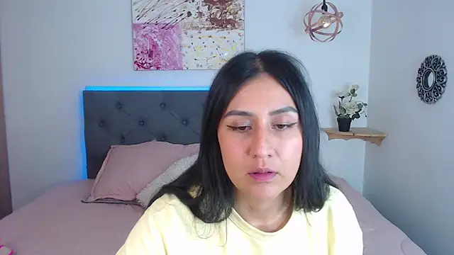Snapshot of mia_aira chatting on 02/11/25, 08:31 mia aira online show from 02/11/25, 08:31