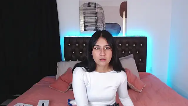 Snapshot of mia_aira chatting on 03/04/25, 07:43 mia aira online show from 03/04/25, 07:43