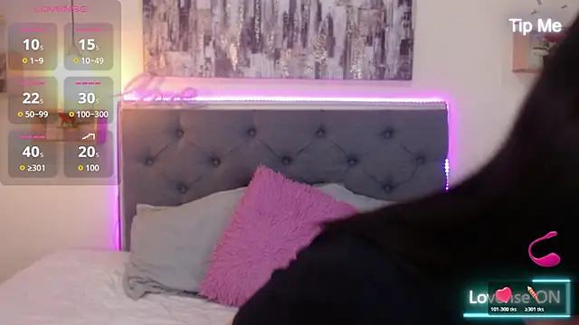 mia aira online show from 10/23/25, 03:00