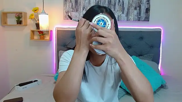 Snapshot of mia_aira chatting on 10/01/25, 03:16 mia aira online show from 10/01/25, 03:16