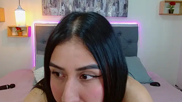 mia aira online show from 11/20/25, 03:45