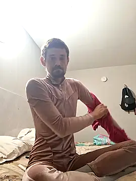 Snapshot of Puusy780 chatting on 10/19/25, 05:43 Puusy780 online show from 10/19/25, 05:43